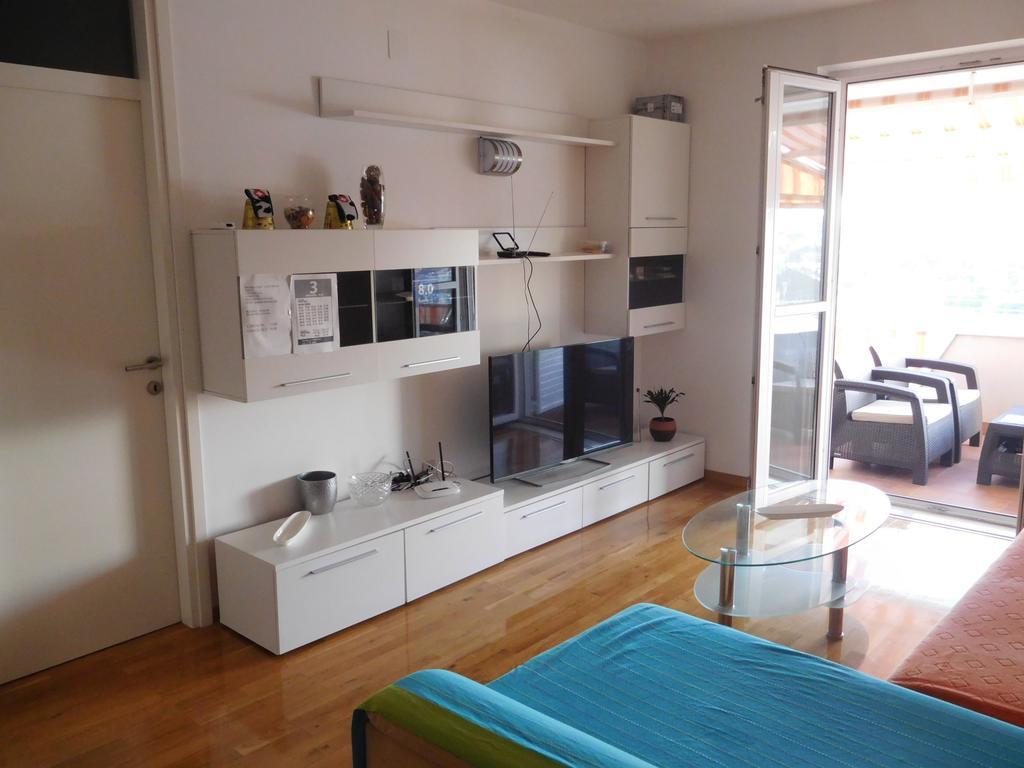 Rooms Anela With Large Common Tarrace And Beautiful Sea View Дубровник Екстериор снимка