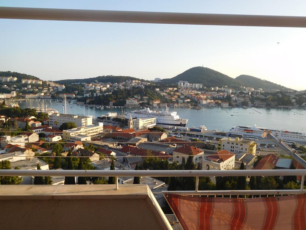 Rooms Anela With Large Common Tarrace And Beautiful Sea View Дубровник Екстериор снимка